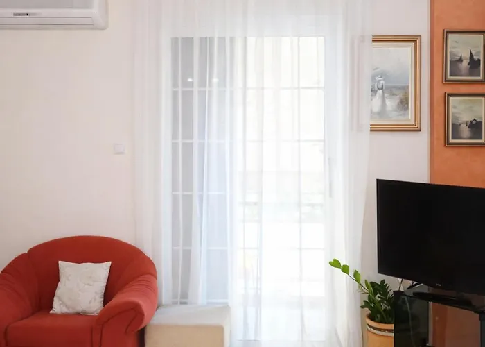 Serene Apartment In Neo Herakleio - Athens